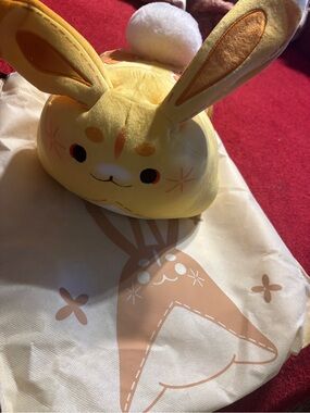 Genshin Impact Yuegui Scented Yellow Rabbit plushie . 8x11 New With Dust bag